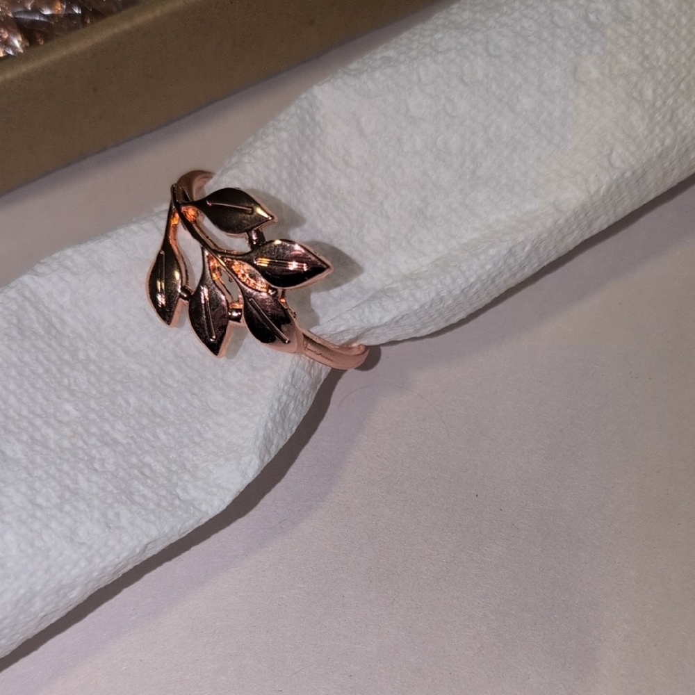Amazon Rose Gold Leaf Napkin Ring